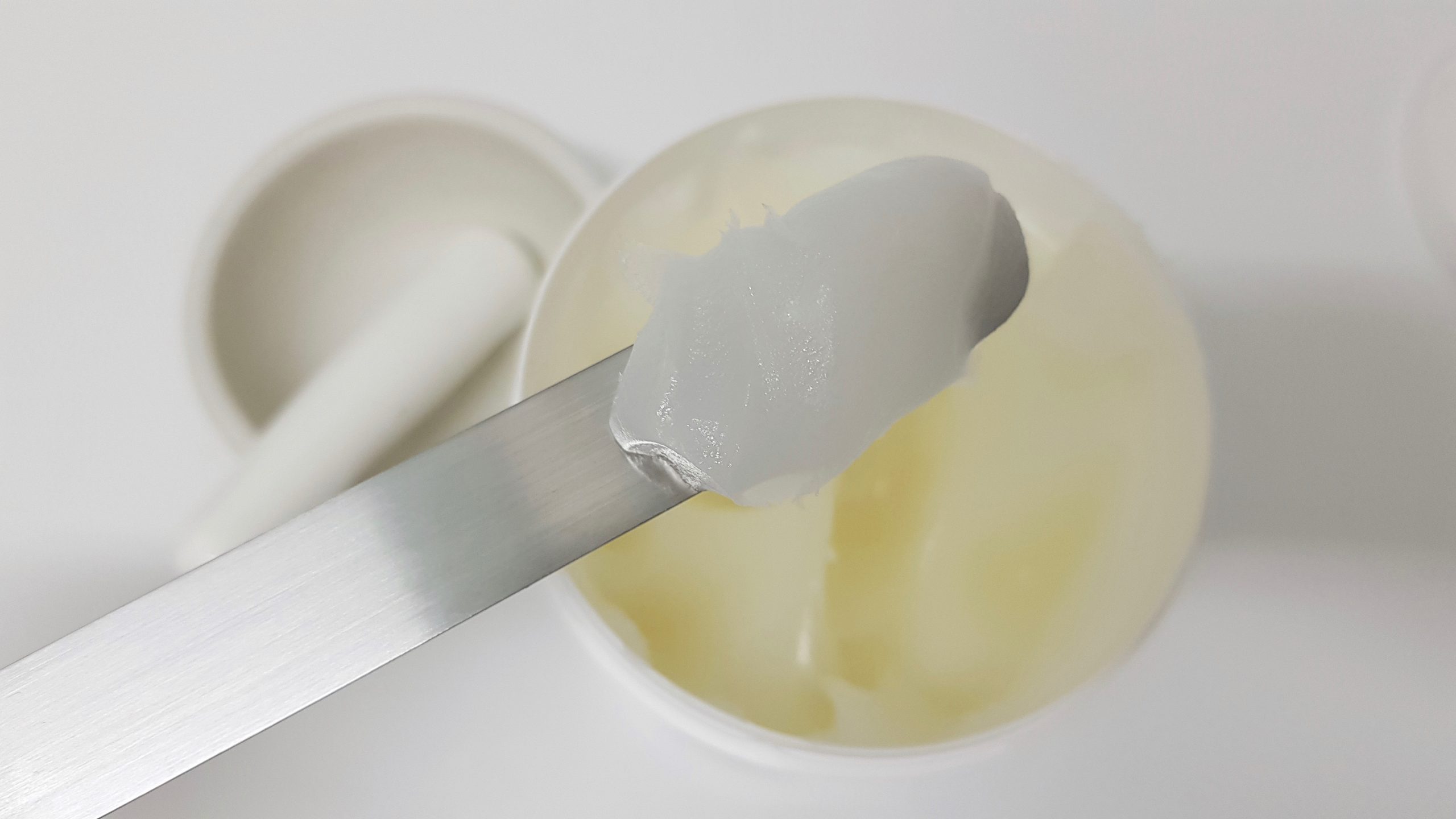 Making,An,Ointment,With,Petrolatum,In,The,Pharmacy,Laboratory
